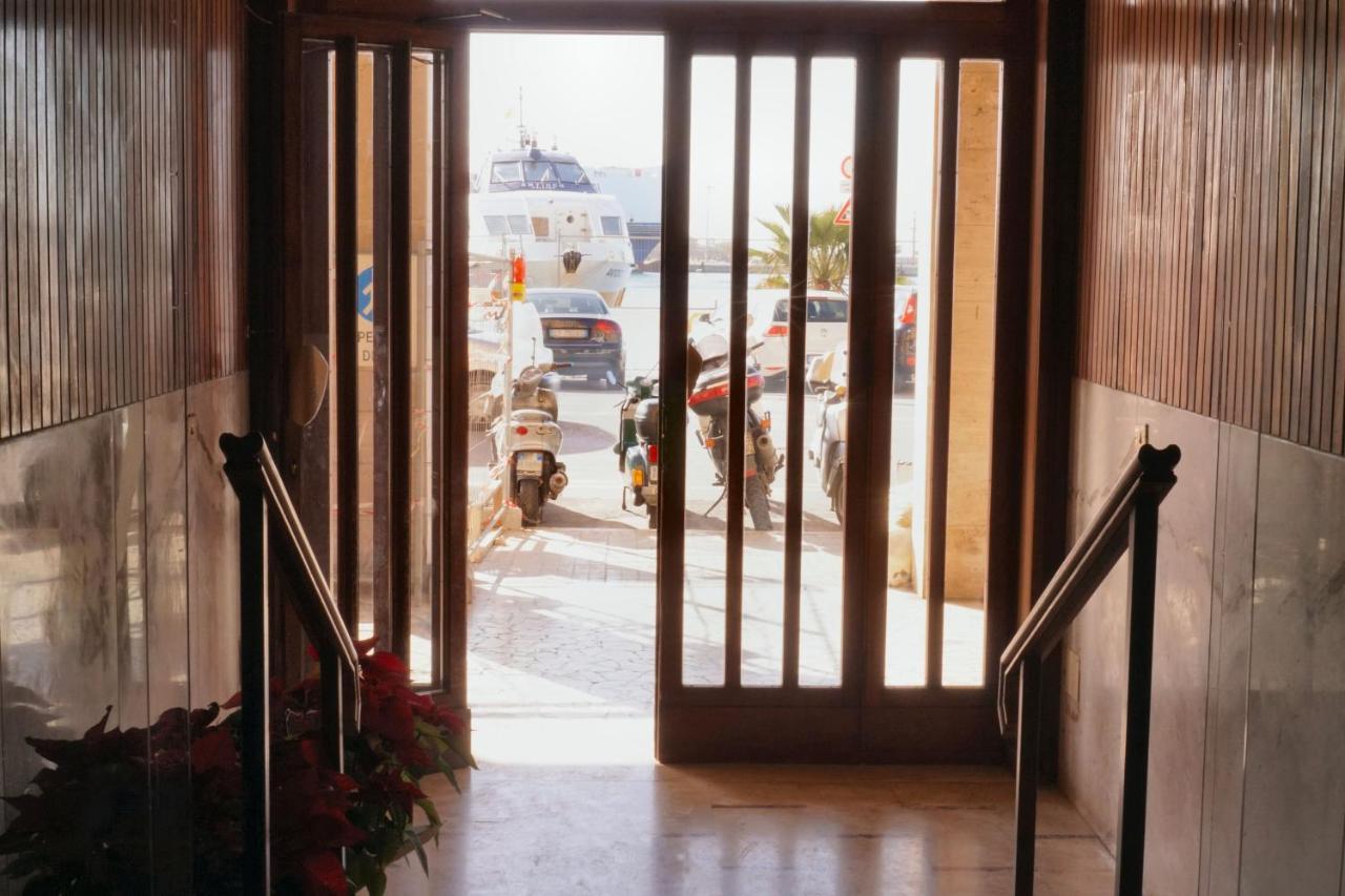 B&B Il Profumo Del Porto Trapani Luaran gambar