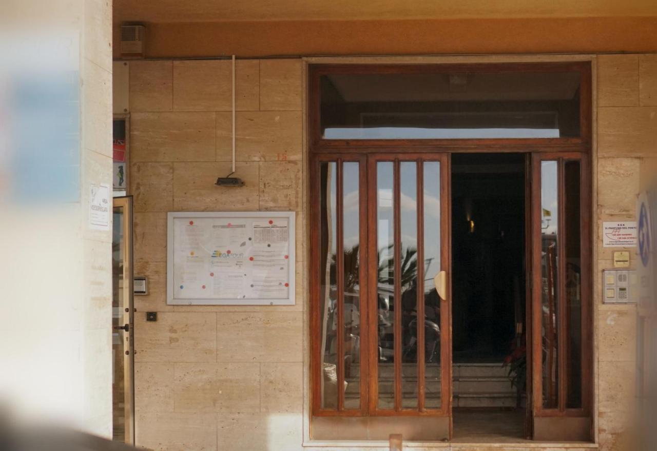 B&B Il Profumo Del Porto Trapani Luaran gambar