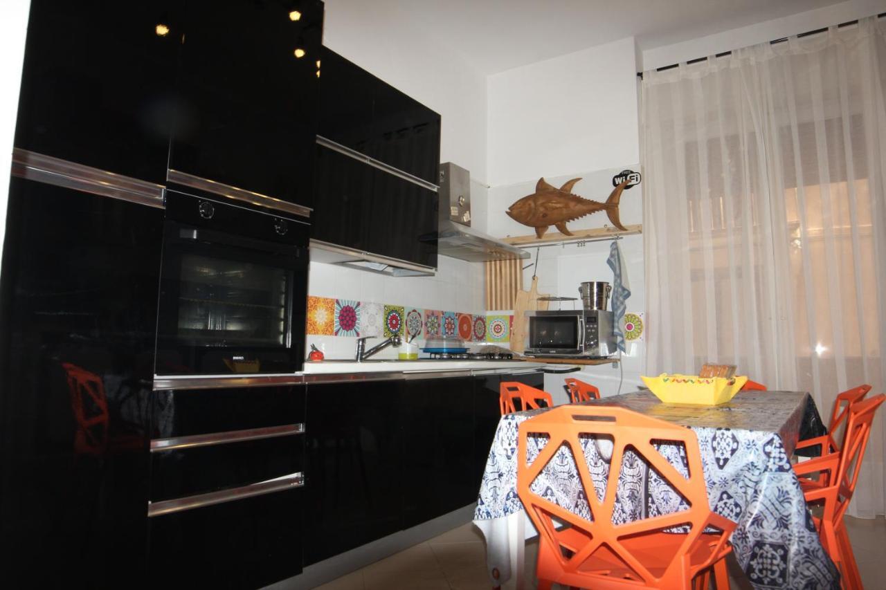 B&B Il Profumo Del Porto Trapani Luaran gambar